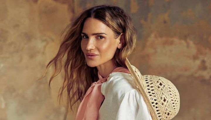 Adiós al boho chic: María Vázquez lo reinventa con su look de jeans wide leg y flecos