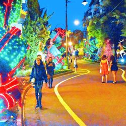 Canela y Gramado, con una Navidad que dura tres meses, montañas rusas, parques de miniaturas, de nieve y de agua.
