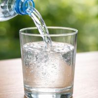 Hidratación y voz: una relación fundamental para la salud vocal