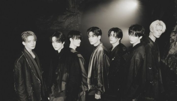 El grupo de K-Pop Enhypen abre una nueva etapa con "The Sin: Vanish"