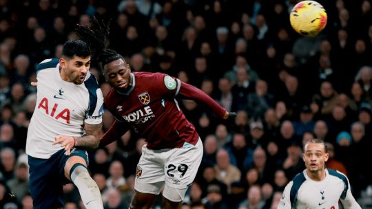 Cuti Romero convirtió un golazo, pero el Tottenham cayó ante el West Ham del Taty Castellanos