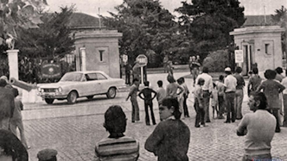 170126_regimiento_azul_1974_peron_cedoc_g