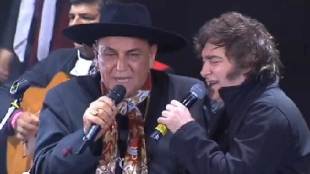 Milei-Palavecino, el impactante dúo en el escenario de Jesús María.