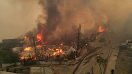 Incendios fuera de control en el sur de Chile: 18 muertos y más de 50 mil evacuados