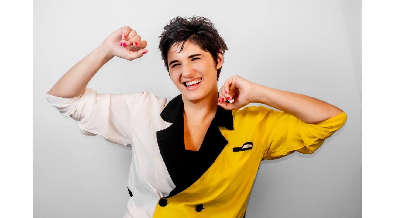 ARIANA CARUSO: Actriz, pedagoga y creadora de un método propio que transforma cuerpo y voz en presencia