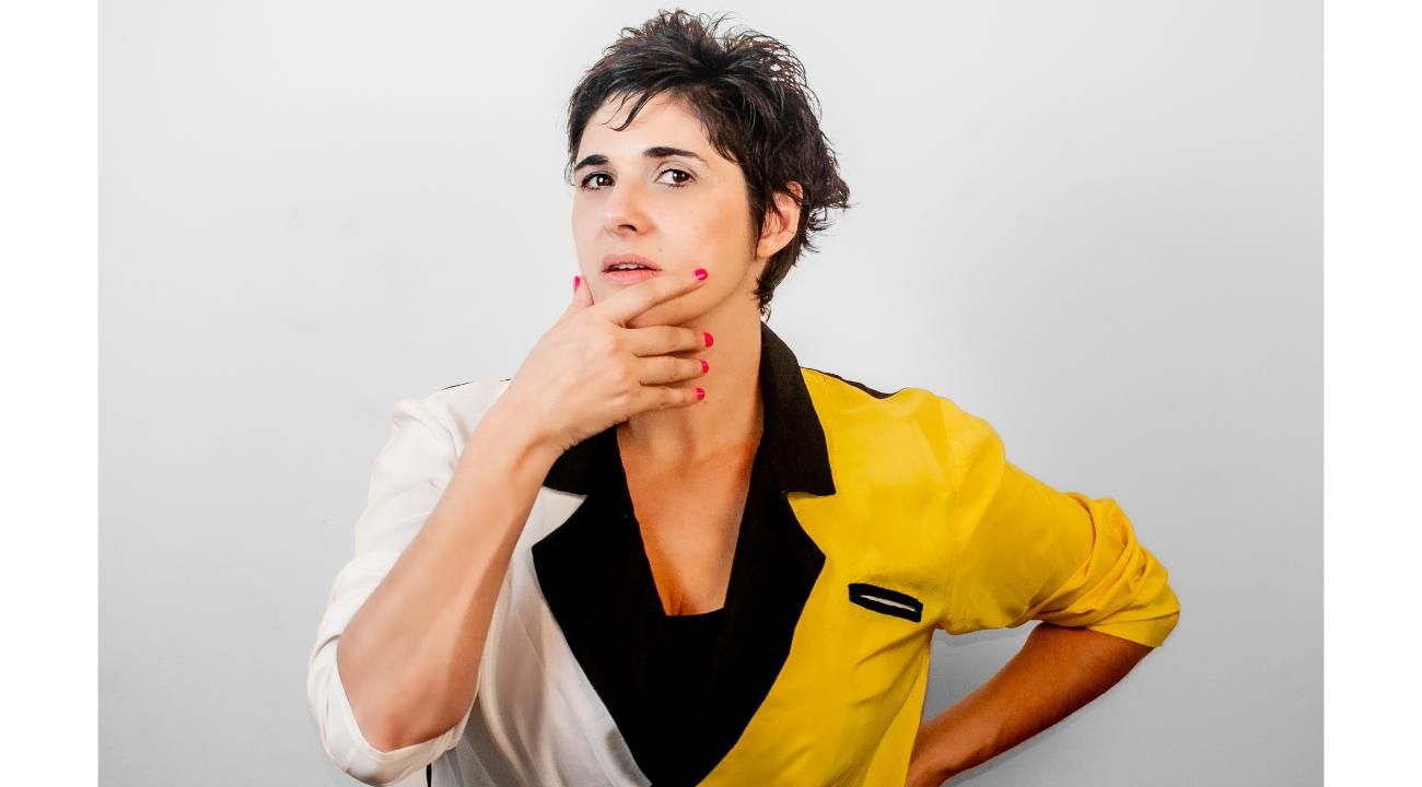 ARIANA CARUSO: Actriz, pedagoga y creadora de un método propio que transforma cuerpo y voz en presencia