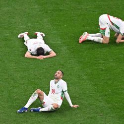 Los jugadores de Marruecos reaccionan tras su derrota en la final de la Copa Africana de Naciones (CAN) entre Senegal y Marruecos en el Estadio Príncipe Moulay Abdellah en Rabat. | Foto:Paul Ellis / AFP
