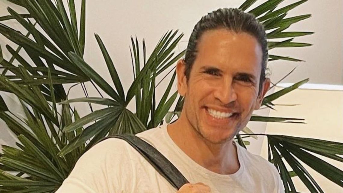 As Es La Vida De Diego Ramos En Mar Del Plata Playa Con Sus Perros as-es-la-vida-de-diego-ramos-en-mar-del-plata-playa-con-sus-perros