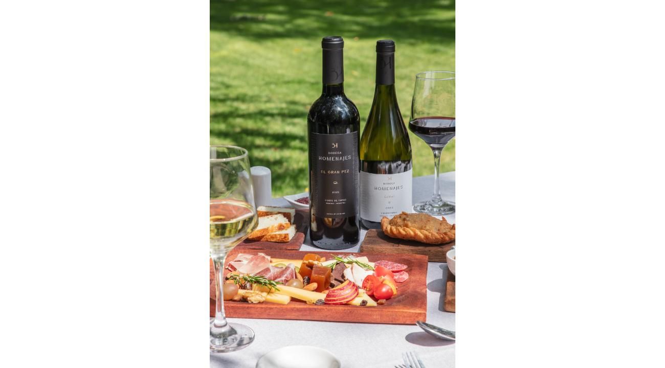 CONVERTIR AL VINO EN HOMENAJE