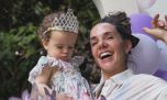 Así fue el increíble primer cumpleaños de Isabella, la hija de Julieta Nair Calvo: mariposas, coronas y hadas