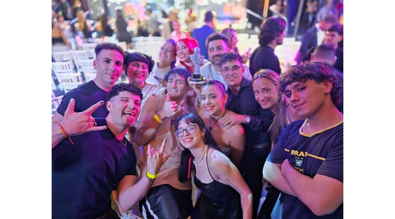 “Las K-Pop vs Los Brainrots – La Batalla Viral”: el espectáculo familiar reconocido por Grandes del Teatro que marca tendencia en Carlos Paz