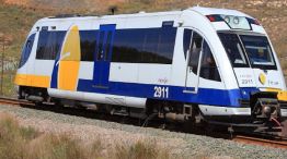 España: un tren chocó contra una grúa