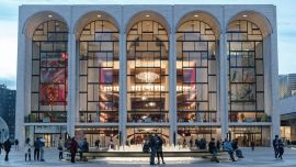 La crisis del MET de New york: problemas financieros, despidos y venta de piezas únicas