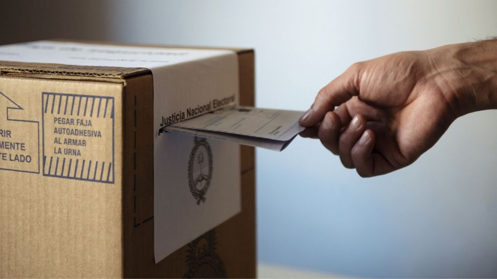 Una encuesta midió quién sería el rival de Javier Milei ante un posible balotaje en 2027