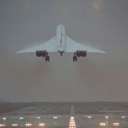 Air France conmemora los 50 años del primer vuelo comercial del Concorde.