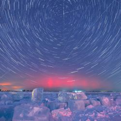 Imagen compuesta de la aurora vista desde Qiqihar, en la provincia de Heilongjiang, en el noreste de China. | Foto:Xinhua/Wang Yonggang