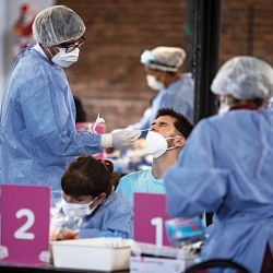 Vacunación anual. Mantiene un papel central, ofreciendo protección contra hospitalizaciones y formas graves de la enfermedad. | Foto:Cedoc