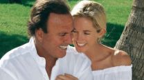 Julio Iglesias y su esposa