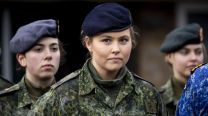 La princesa Amalia inicia su camino militar y protagoniza una escena histórica con la reina Máxima Zorreguieta