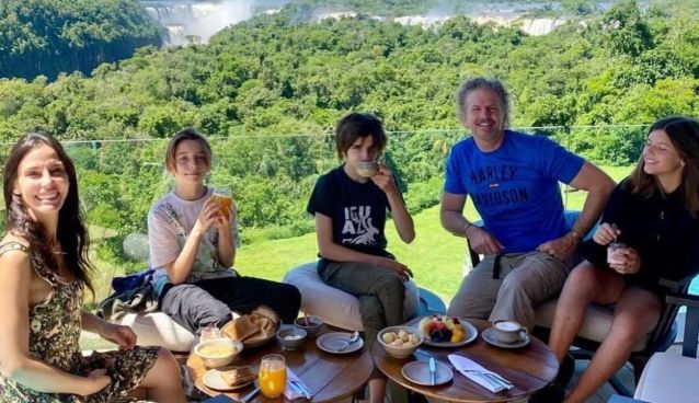 Facundo Arana y María Susini junto a sus hijos, Yaco, India y Moro