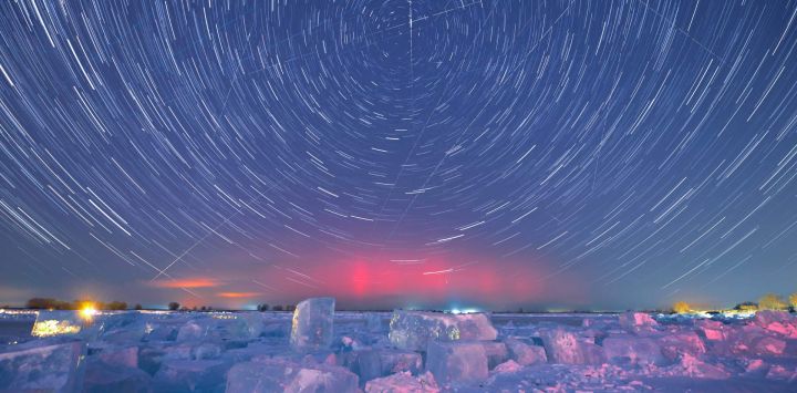 Imagen compuesta de la aurora vista desde Qiqihar, en la provincia de Heilongjiang, en el noreste de China.