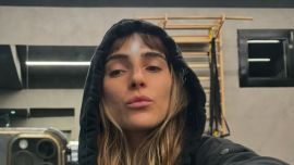 Ámbar de Benedictis y el accesorio estrella del verano: cómo llevar la gorra con estilo urbano