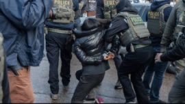 Furioso, Trump anunció retirará a los agentes federales de las protestas en ciudades demócratas