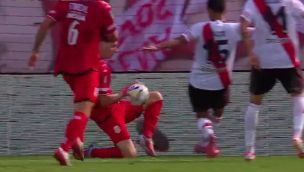 Mano de Campi en Barracas Central vs River Plate