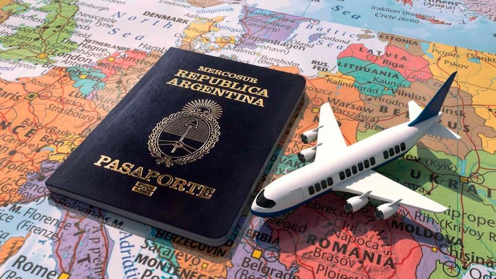 240126_pasaporte_argentina_shutterstock_g