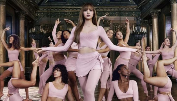 Lisa protagoniza la nueva campaña de NikeSKIMS con un video inspirado en la bailarina: cómo se compra