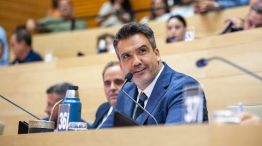 Facundo Torres junto a Llamosas en la Legislatura