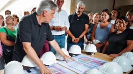 Martin Llaryora junto a sus ministros