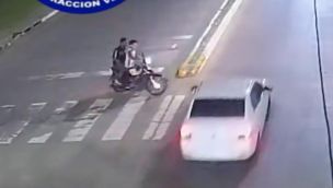 Las cámaras de seguridad tomaron los movimientos de los sospechosos. 