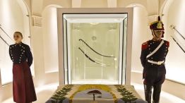 Polémica por el nuevo traslado del sable de San Martín: ¿a dónde será llevado?