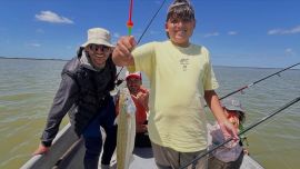 Para dar con los pejerreyes, rinde muy bien el filet de dientudo, aunque hay jornadas en las que se vuelve selectivo y solo acepta mojarra viva.