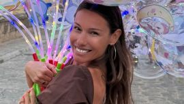 Pampita se despidió del color del 2025 con un jugado wet dress en la playa