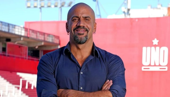 Así es la casa de Juan Sebastián Verón que vende en La Plata: cocina con isla, living XXL, sauna y spa