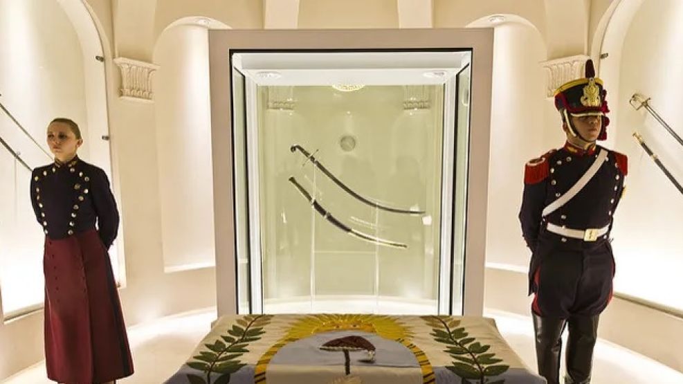 Polémica por el nuevo traslado del sable de San Martín: ¿a dónde será llevado?