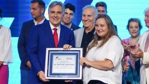 Pia Astori junto a Martín Llaryora