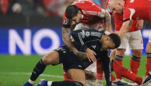 Kylian Mbappé y Nicolás Otamendi en Champions League