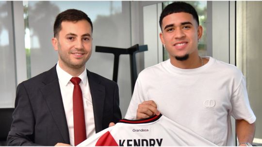 River oficializó a Kendry Páez, la joya ecuatoriana que se convirtió en el cuarto refuerzo