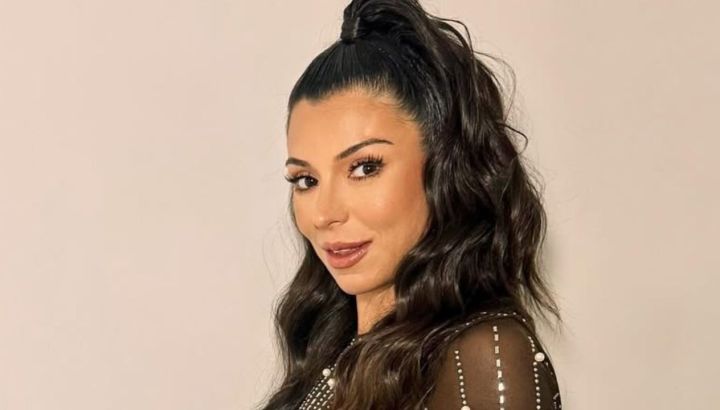 Así es la habitación de India y Rafa, los hijos de la China Ansa: cuna funcional, rincón de lectura y una dulce decoración 