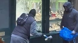 Aunque cueste creerlo asaltaron una joyería a mazazos en un barrio residencial de Londres.