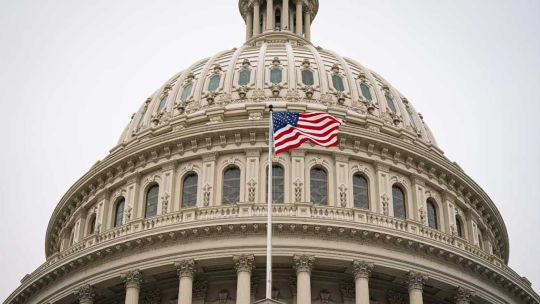 La economía domina la campaña para las elecciones legislativas en Estados Unidos y los demócratas muestran una leve ventaja