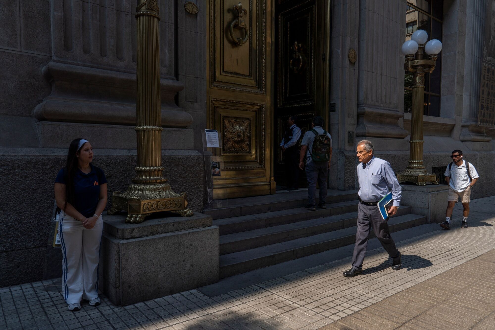 Chile Investors See March Rate Cut and a Steepening Yield Curve