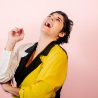 Ariana Caruso y el arte de entrenar la presencia: cuerpo, voz, energía y acción en escena