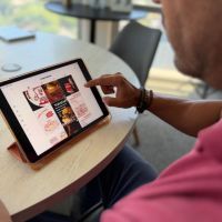 Presencia digital: el nuevo local a la calle