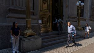 Chile Investors See March Rate Cut and a Steepening Yield Curve