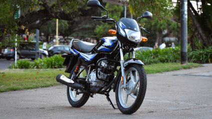 Bajaj lanza en Argentina la nueva Boxer CT100: eficiencia y autonomía récord