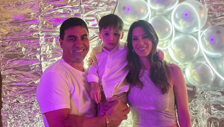 Frida, la perrita del Turco Husaín y Romina Ansaldo, que acompaña a su hijo desde que nació y es influencer